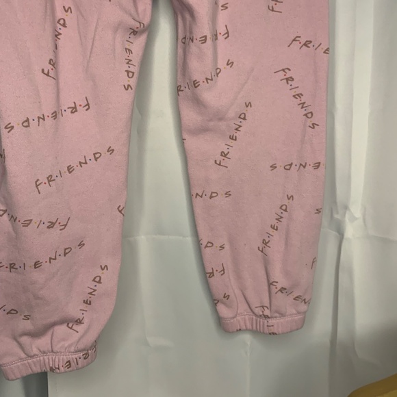 Friends™ The Television Series Women's Jogger Sweatpants – Size WL - Picture 6 of 8
